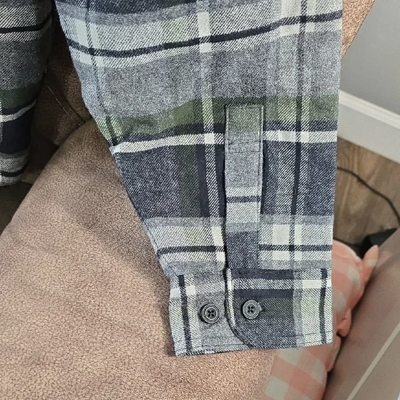 Coleman's Insulated Button Up - Picture 8 of 8